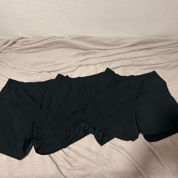 Uniqlo Ultra Stretch 5” Shorts Men’s large BUNDLE OF 3!!!! - Picture 1 of 5